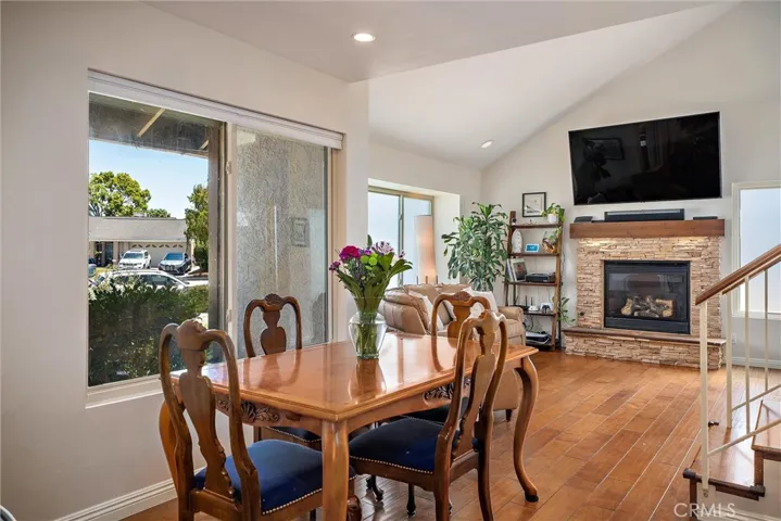 833 Escuela Court, San Luis Obispo, California 93405