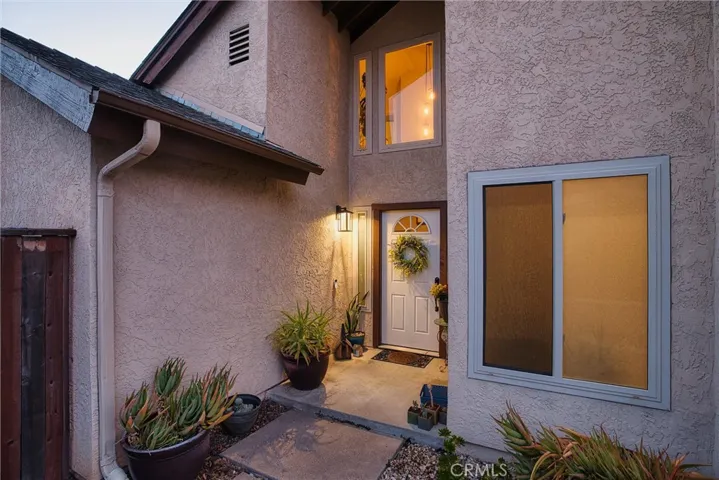 833 Escuela Court, San Luis Obispo, California 93405