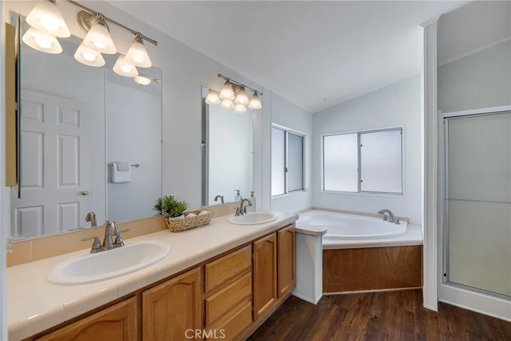 Primary Ensuite Bath
