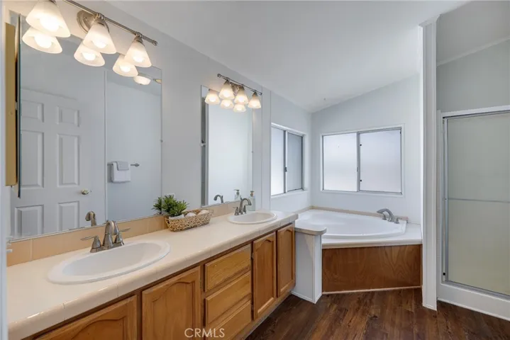 Primary Ensuite Bath