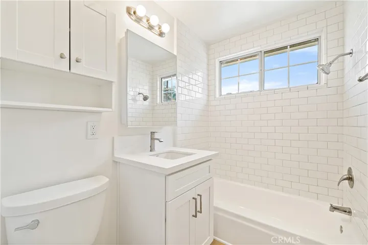 13573 Moorpark Street, Sherman Oaks, California 91423