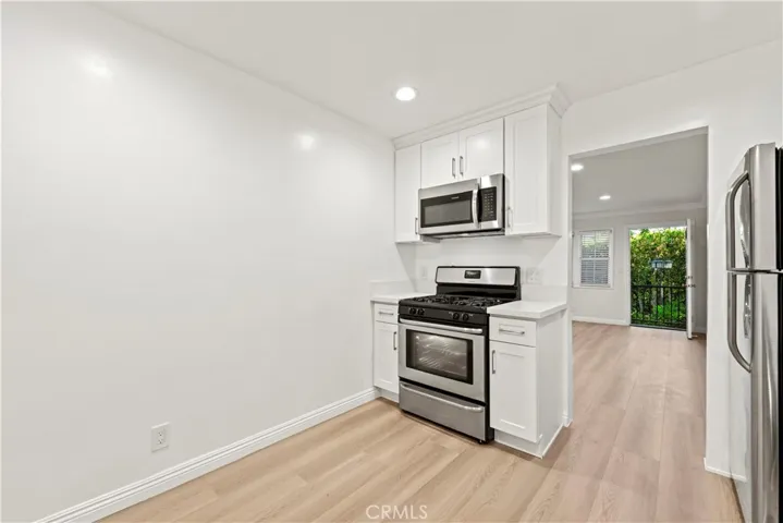 13573 Moorpark Street, Sherman Oaks, California 91423