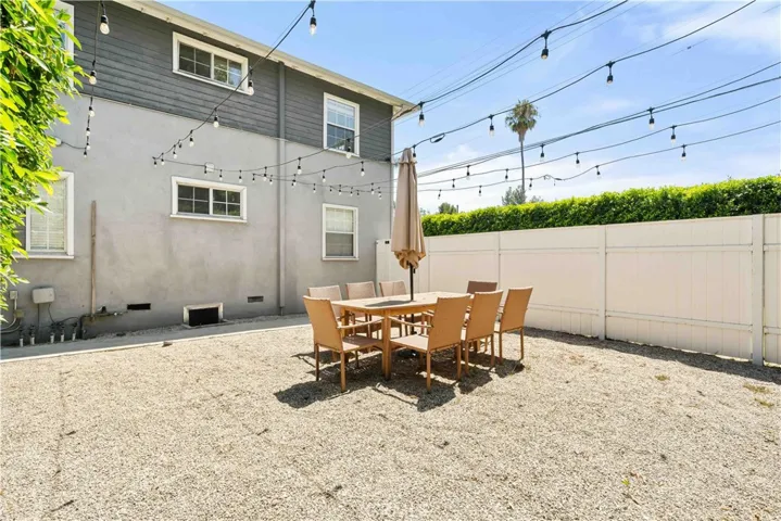 13573 Moorpark Street, Sherman Oaks, California 91423