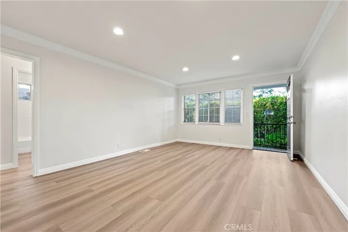 13573 Moorpark Street, Sherman Oaks, California 91423