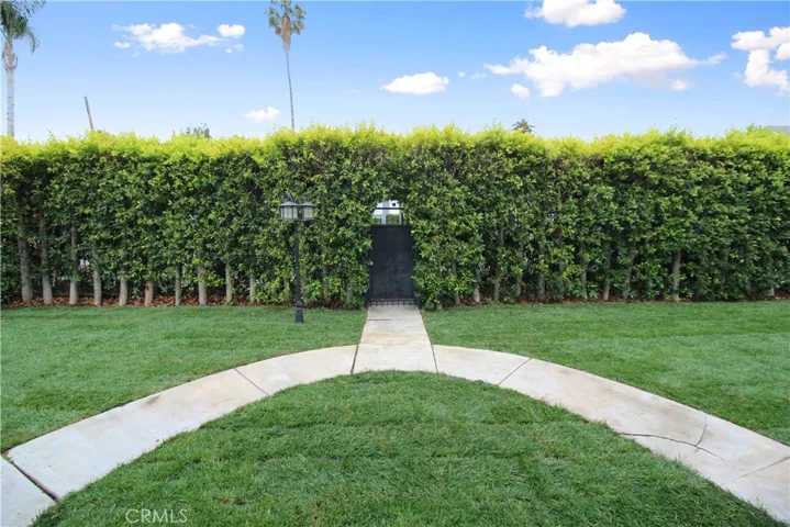 13573 Moorpark Street, Sherman Oaks, California 91423