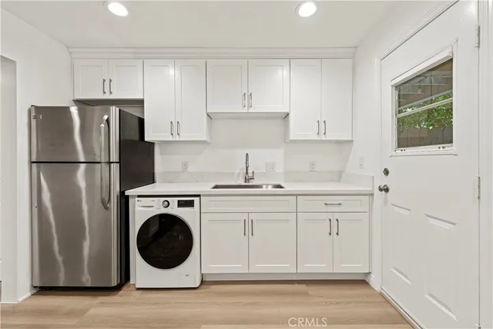 13573 Moorpark Street, Sherman Oaks, California 91423