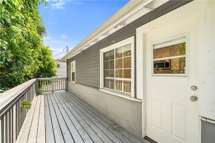 13573 Moorpark Street, Sherman Oaks, California 91423