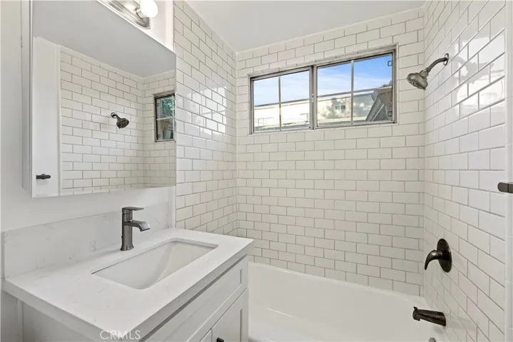 13573 Moorpark Street, Sherman Oaks, California 91423