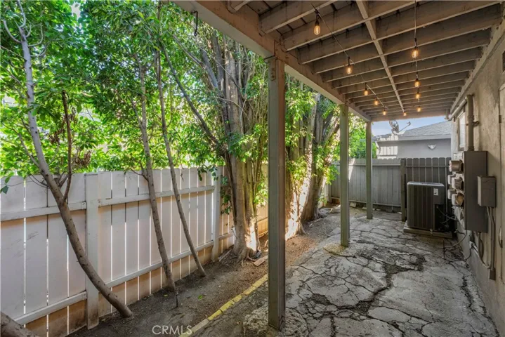 13573 Moorpark Street, Sherman Oaks, California 91423