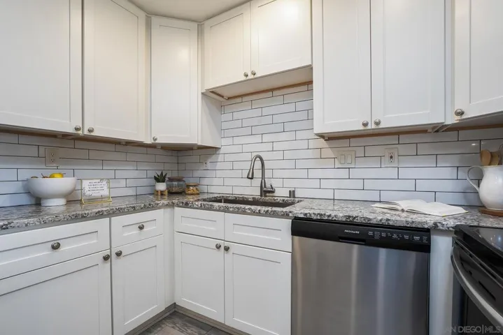 2909 Cowley F, San Diego, California 92117