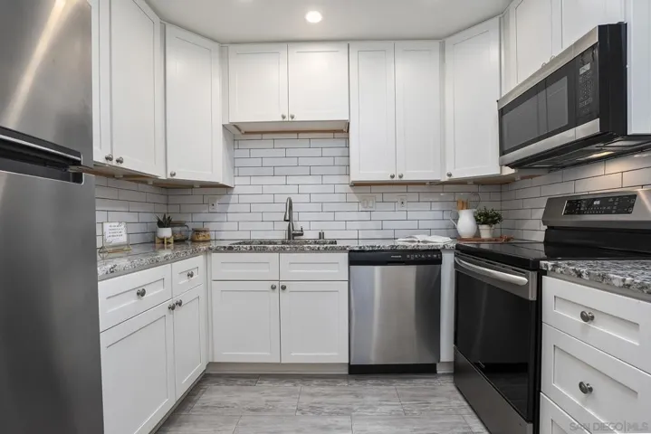2909 Cowley F, San Diego, California 92117