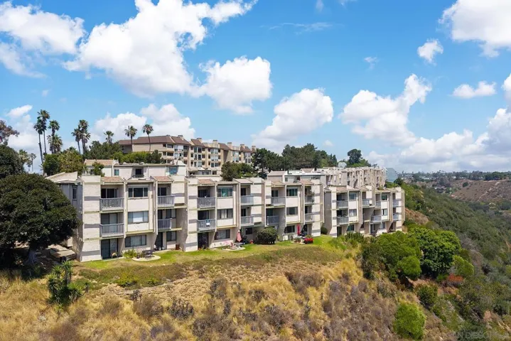 2909 Cowley F, San Diego, California 92117