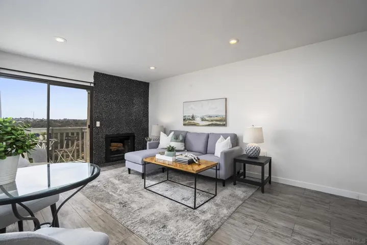 2909 Cowley F, San Diego, California 92117