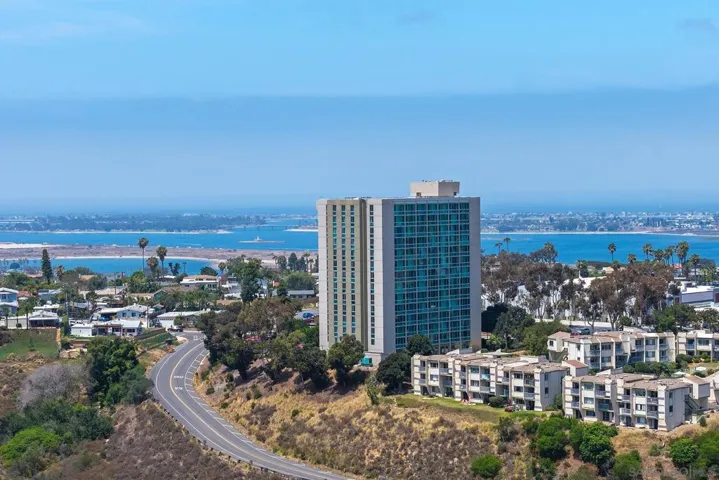 2909 Cowley F, San Diego, California 92117
