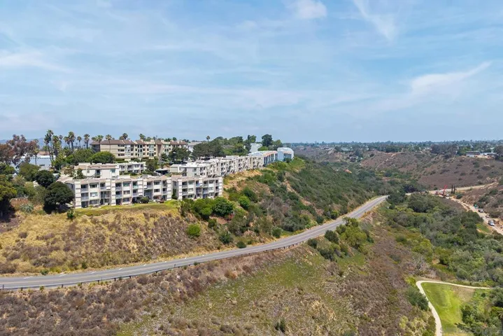 2909 Cowley F, San Diego, California 92117