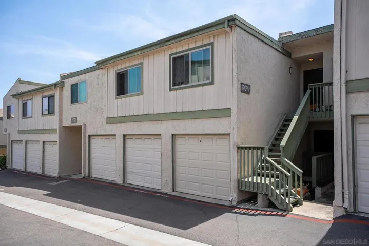 2909 Cowley F, San Diego, California 92117