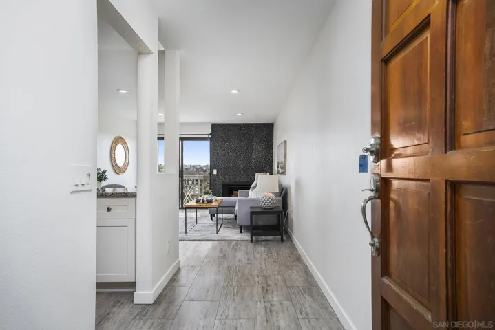 2909 Cowley F, San Diego, California 92117
