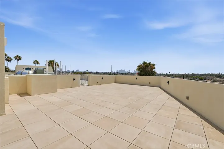 1818 S Norton Avenue 209, Los Angeles, California 90018