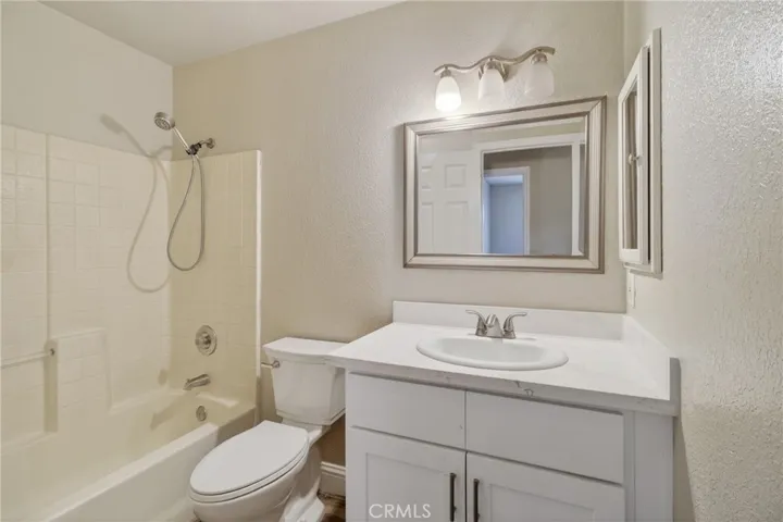 336 Serano, Merced, California 95341