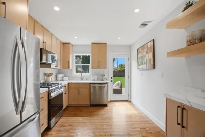 218 N Murphy Avenue, Sunnyvale, California 94086