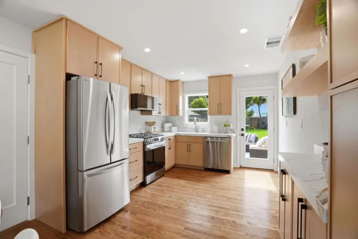 218 N Murphy Avenue, Sunnyvale, California 94086