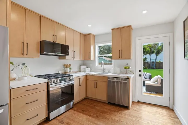 218 N Murphy Avenue, Sunnyvale, California 94086