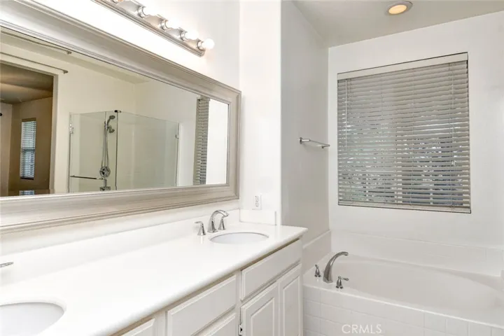 A oval tub.