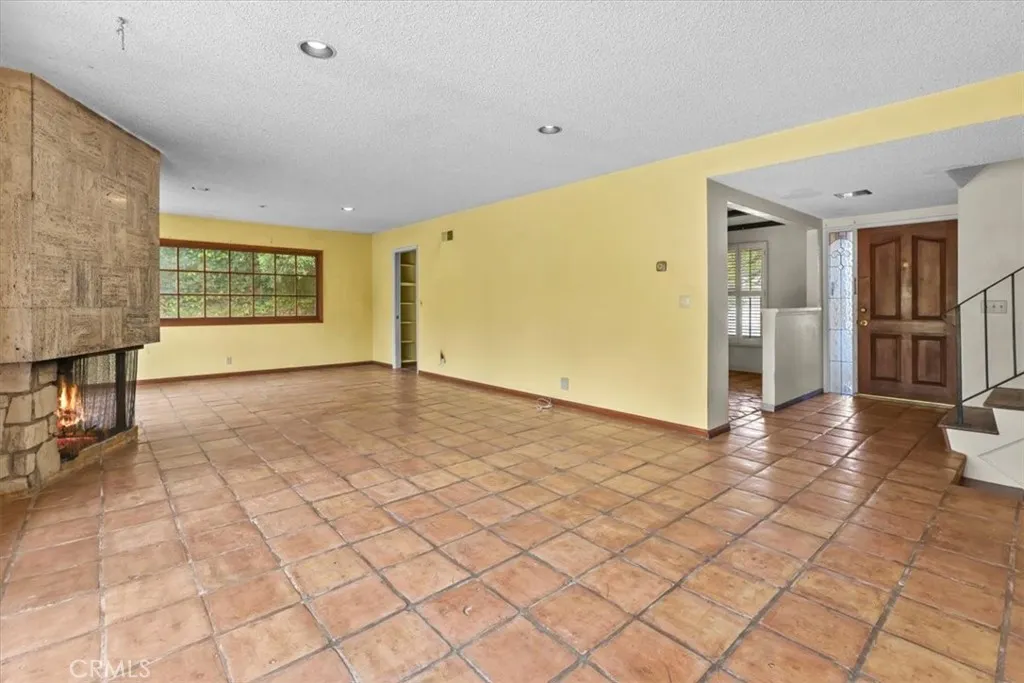 Living room main entry