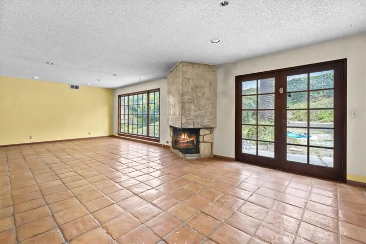 Dining area/Living room
