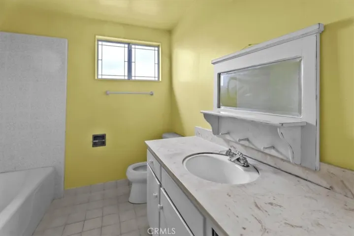 Upstairs bathroom 2