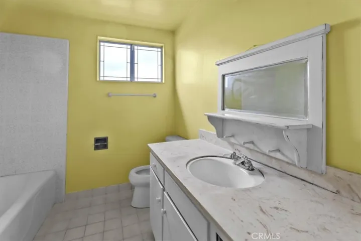 Upstairs bathroom 2