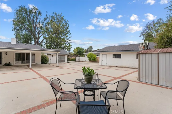 19041 Vintage Street, Northridge, California 91324