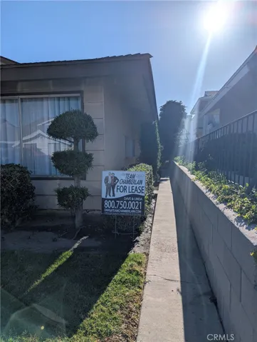 17031 Pinehurst Lane B, Huntington Beach, California 92647