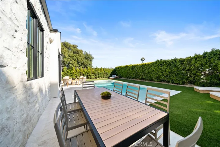 831 Teakwood Road, Los Angeles, California 90049