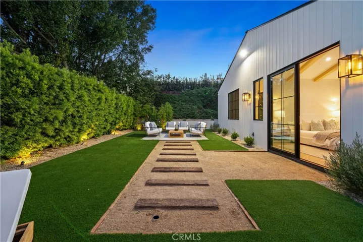 831 Teakwood Road, Los Angeles, California 90049