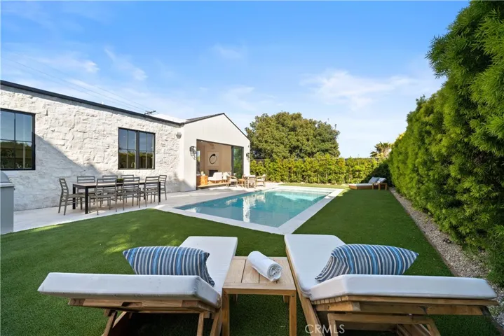 831 Teakwood Road, Los Angeles, California 90049