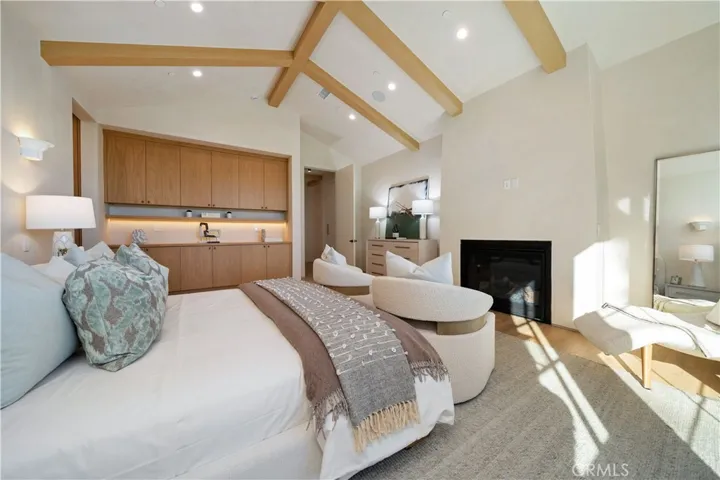 831 Teakwood Road, Los Angeles, California 90049