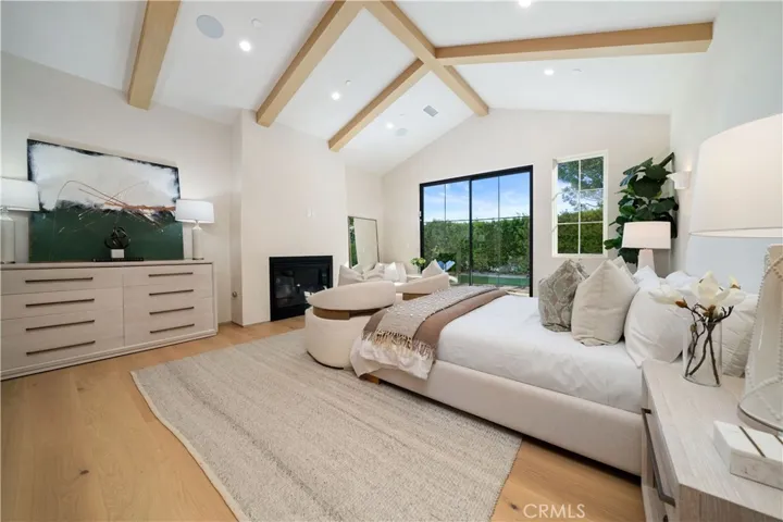 831 Teakwood Road, Los Angeles, California 90049