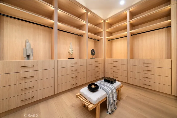 831 Teakwood Road, Los Angeles, California 90049