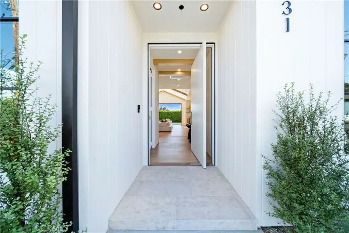 831 Teakwood Road, Los Angeles, California 90049