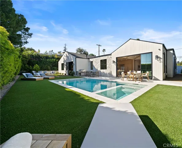 831 Teakwood Road, Los Angeles, California 90049