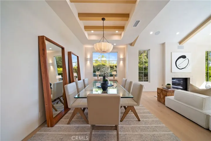831 Teakwood Road, Los Angeles, California 90049
