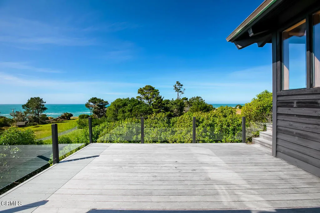 Oceanfacing Deck Oceanfacing Deck