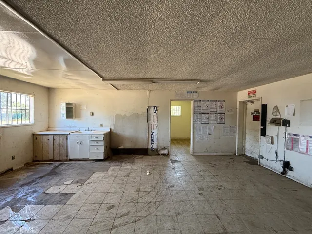 3070 Toomes, Corning, California 96021