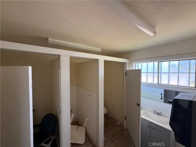 3070 Toomes, Corning, California 96021
