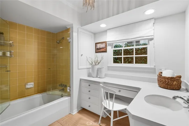 1411 E Bay, Newport Beach, California 92661