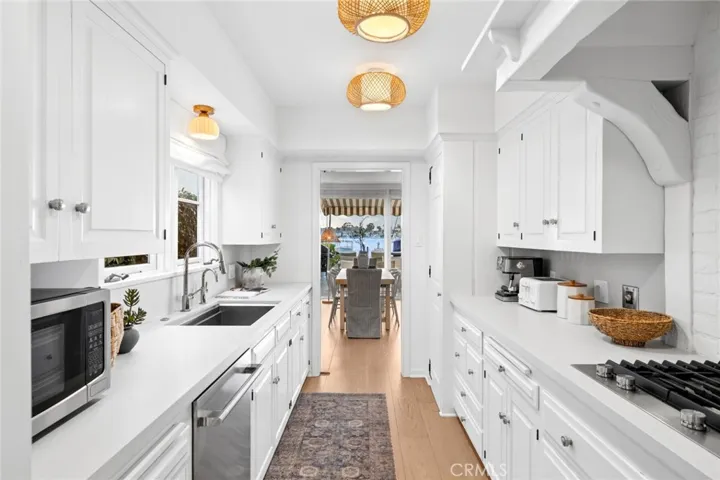 1411 E Bay, Newport Beach, California 92661