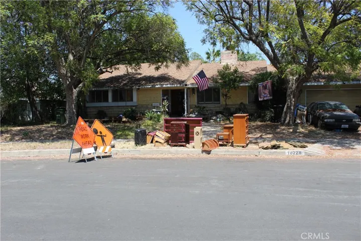10228 Norwich, San Fernando, California 91345