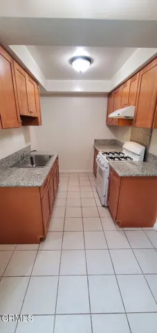 101 E kitchen