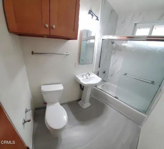 101-H bathroom